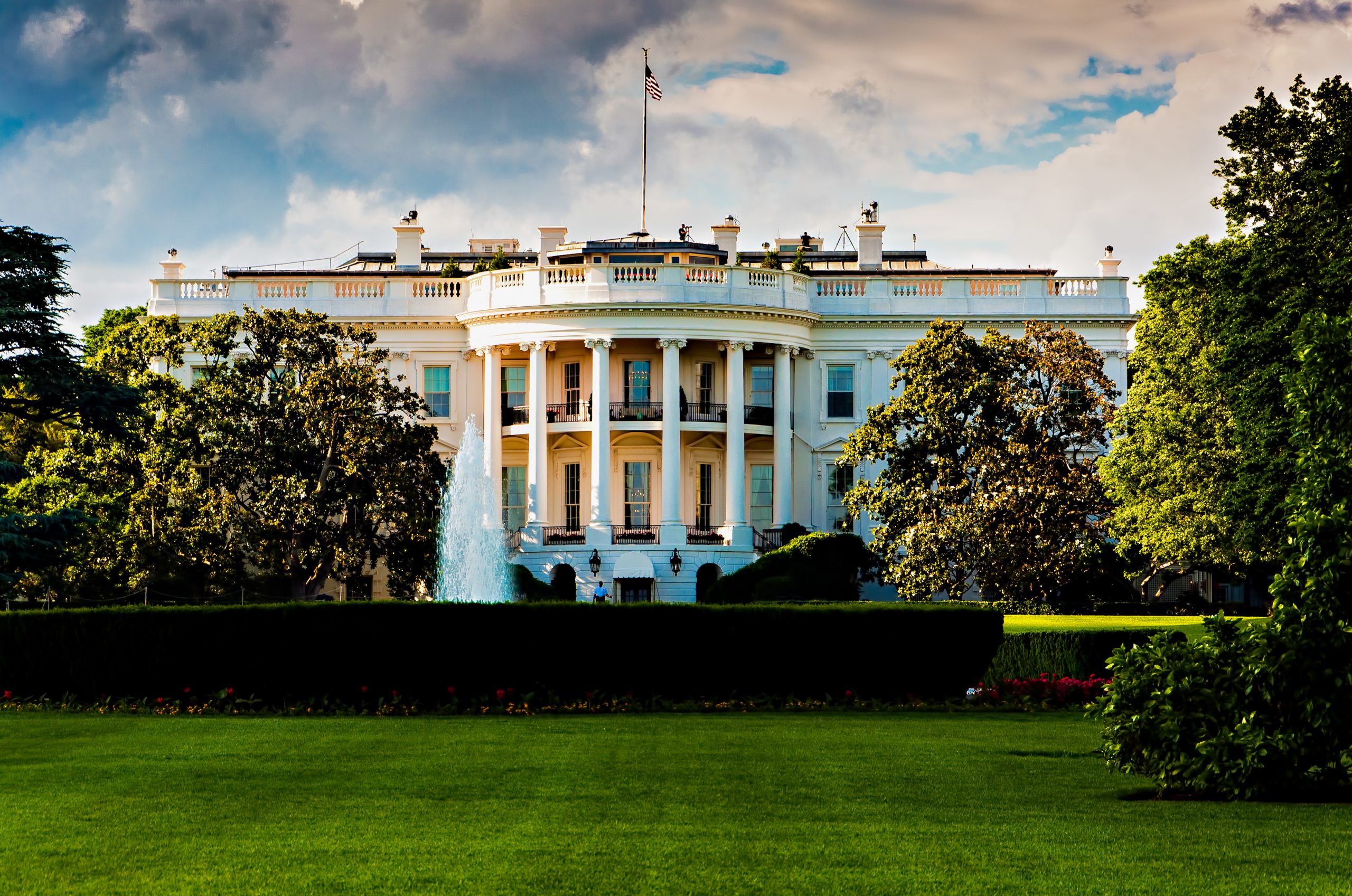 Image of the White House for our article on 10 U.S. Presidents Without College Degree Credentials