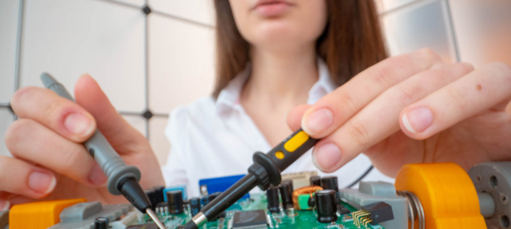 An image of an electrical engineer for our Ultimate Guide to Science and Engineering Degrees and Careers