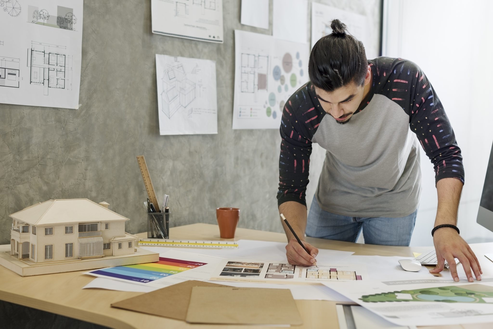 How to an Interior Designer Following Design School