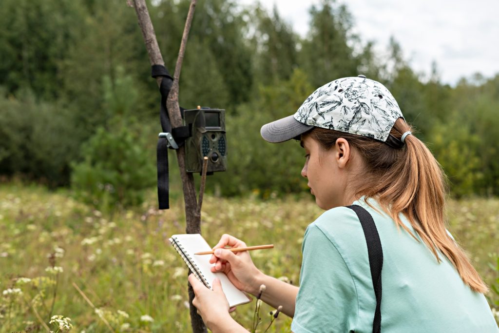 An image of a zoologist for our FAQ on What Is the Best Degree Path for Becoming a Zoologist