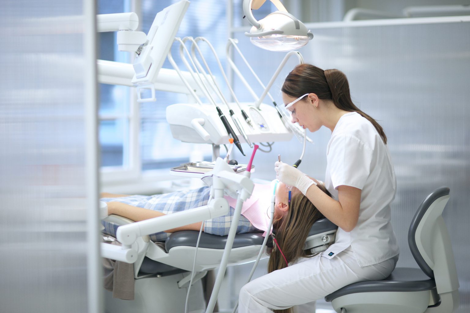 What Degree Do You Need to be a Dental Hygienist and Assistant