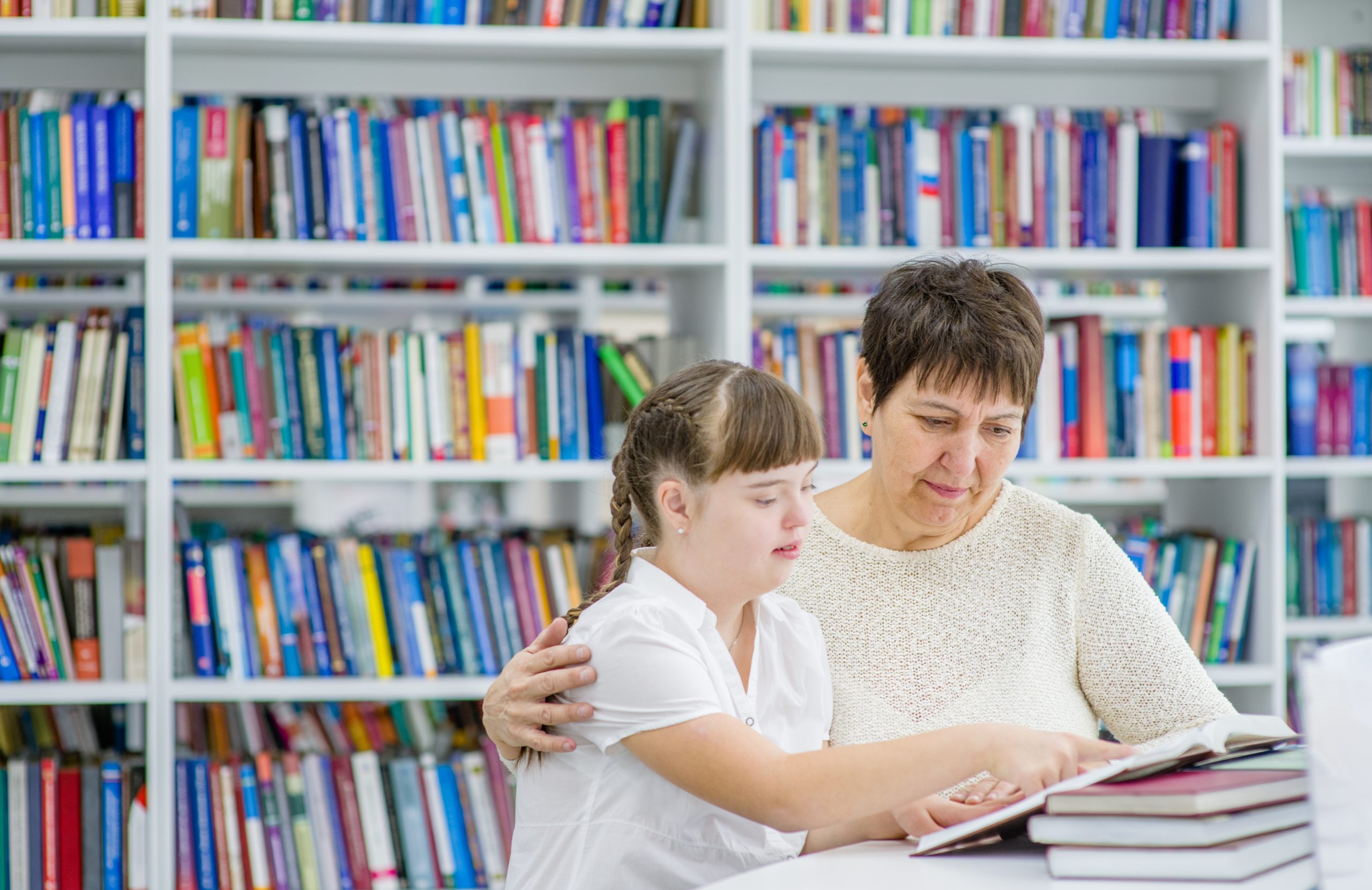 An image of a special education teacher for our FAQ on Do I Still Need to Do Student Teaching If I Earn My Bachelor’s in Special Education Degree Online