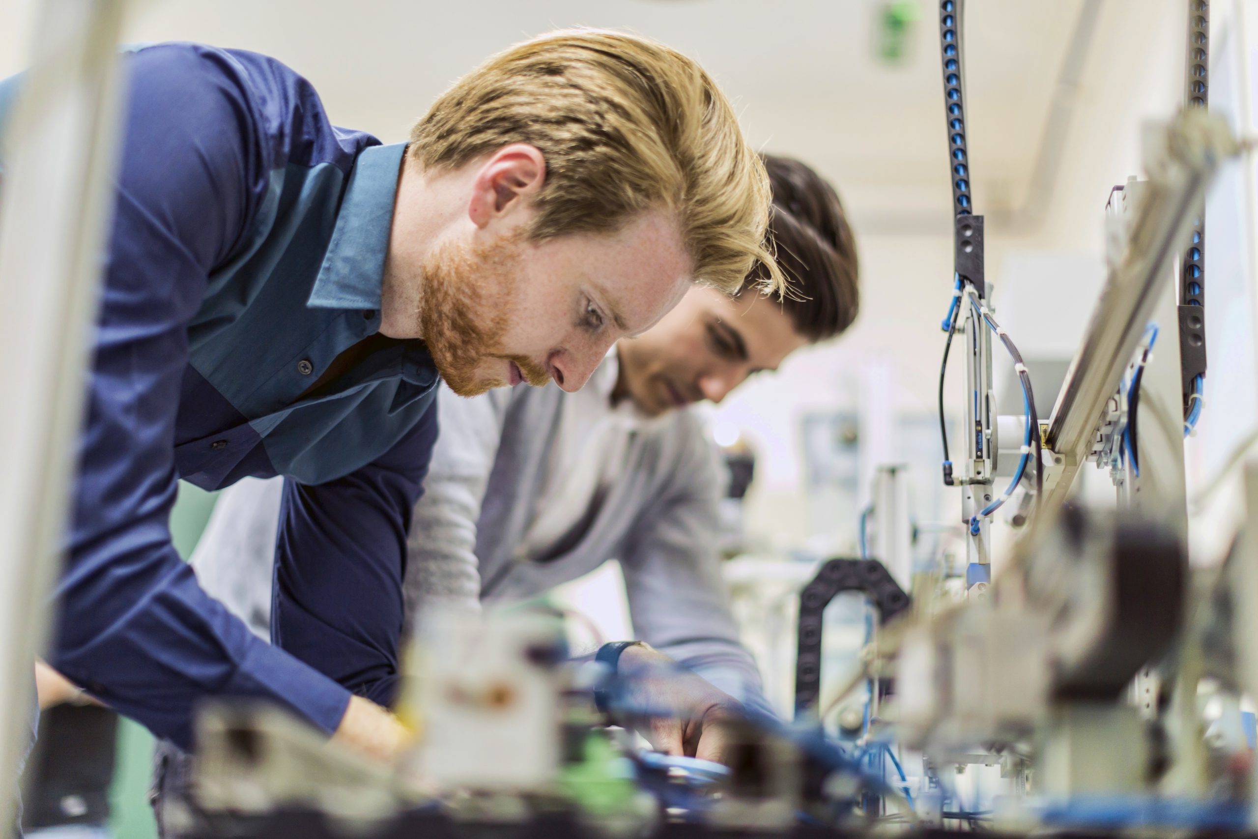 An image of engineering lab students for our FAQ on How Do Online Engineering Students Get Laboratory and Hands-On Work Experience