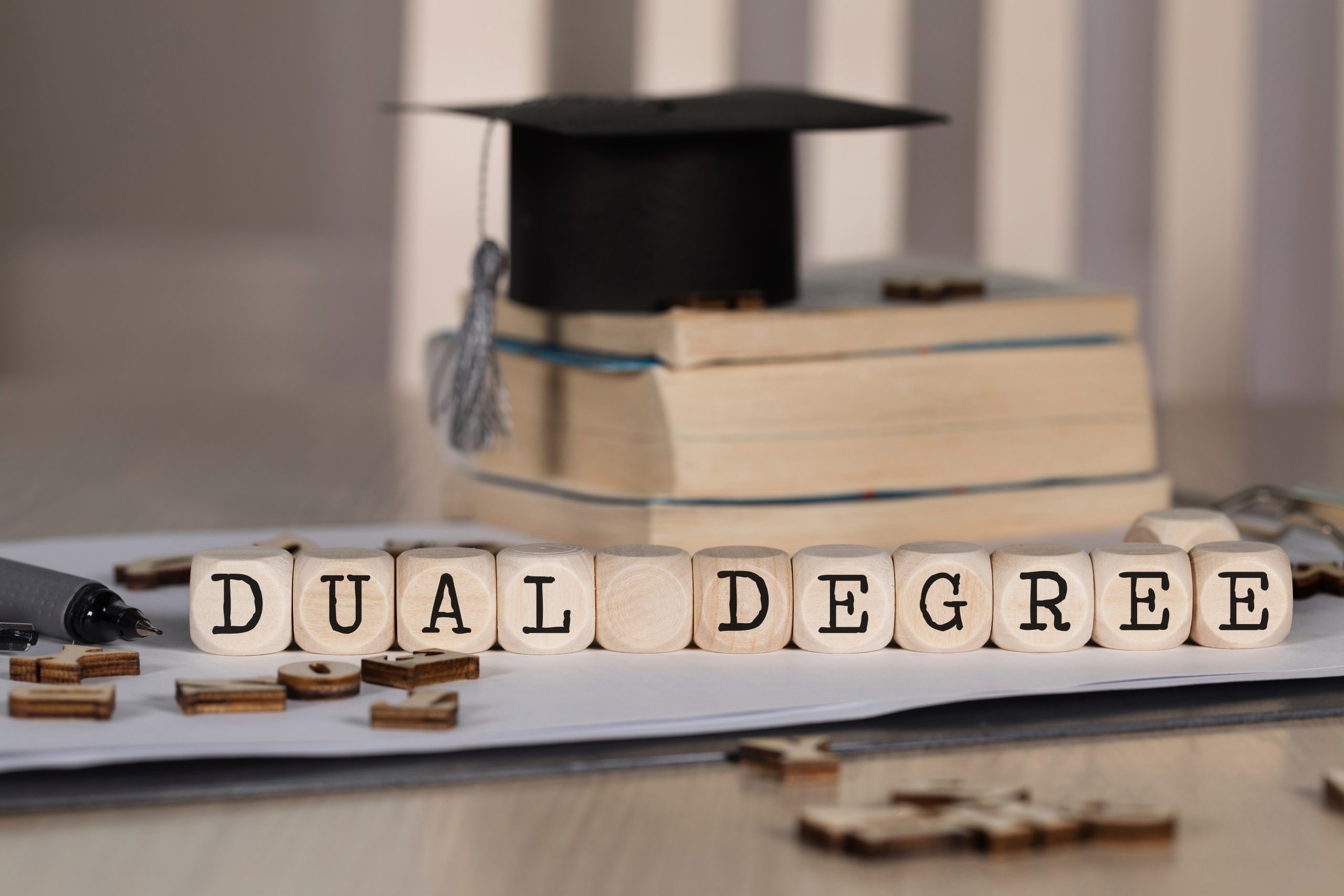 Image of dual degree sign for our FAQ on What is the Difference Between a Dual Degree Program and a Major and Minor Program